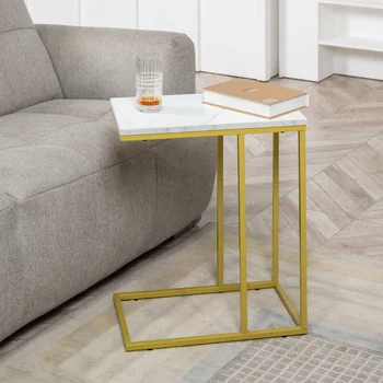 Тонкий столик из искусственного мрамора Benton Park С-образной формы, золотая рамка
